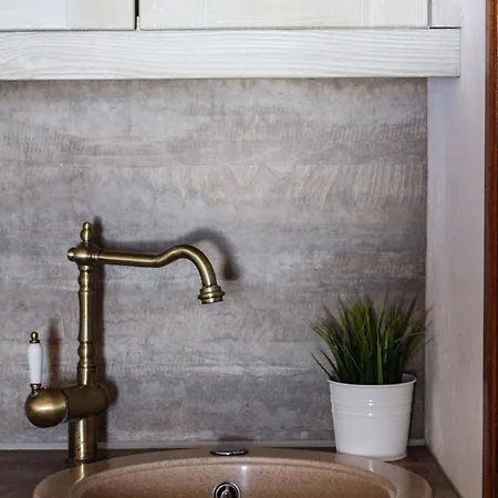 מלון דירות Mistral-patmos 3*